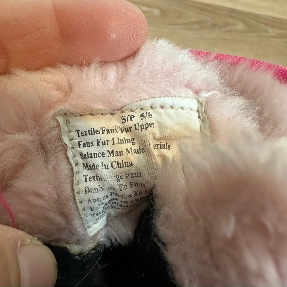 Cat & Jack Girls Size 5/6 Pink Thermolite Faux Fur Snow Boots